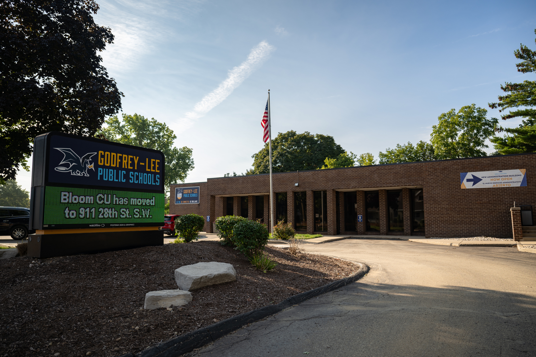 Picture of the Admin building